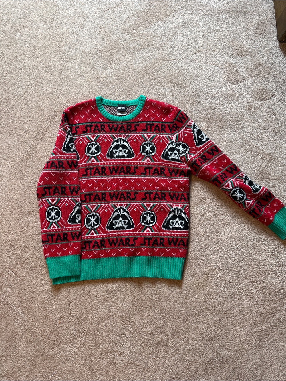 Star Wars Men's Red & Green Knit Crewneck Sweater